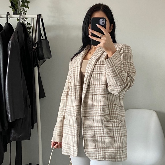 Vintage Jackets & Blazers - VINTAGE Cream/Brown Plaid Blazer -Size L